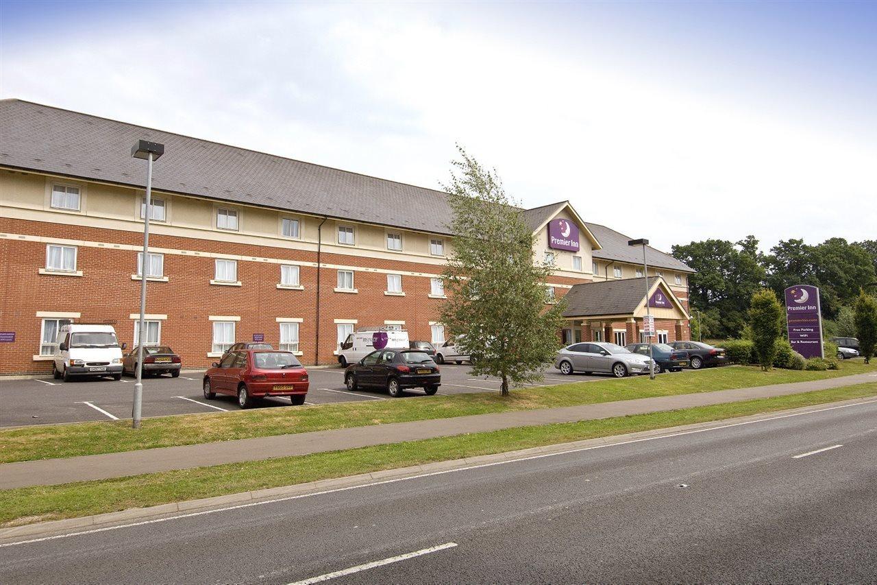 Premier Inn Gatwick Crawley Town West Eksteriør bilde