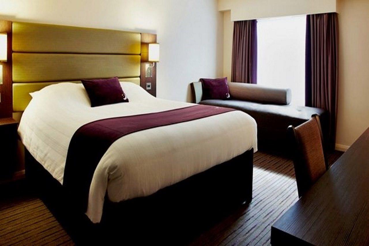 Premier Inn Gatwick Crawley Town West Eksteriør bilde